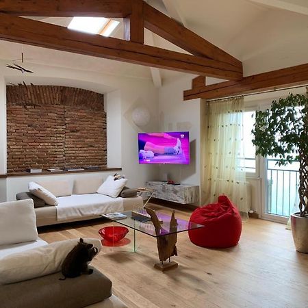 شقة بروناتي  في The Cherry Garden House Loft Lusso المظهر الخارجي الصورة