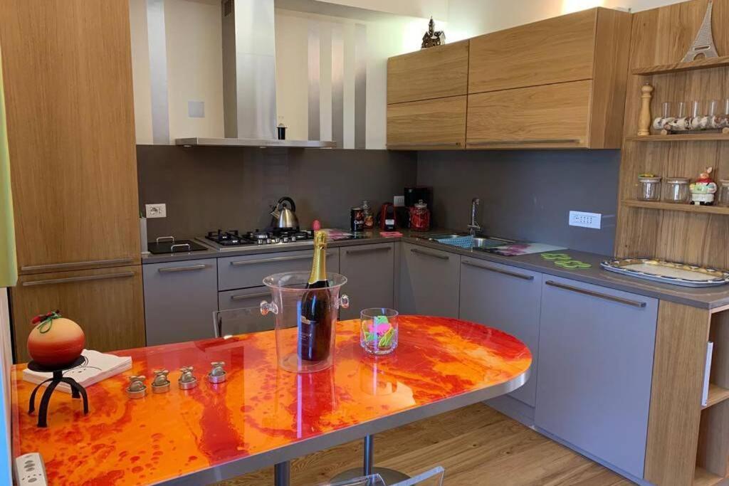 شقة بروناتي  في The Cherry Garden House Loft Lusso المظهر الخارجي الصورة